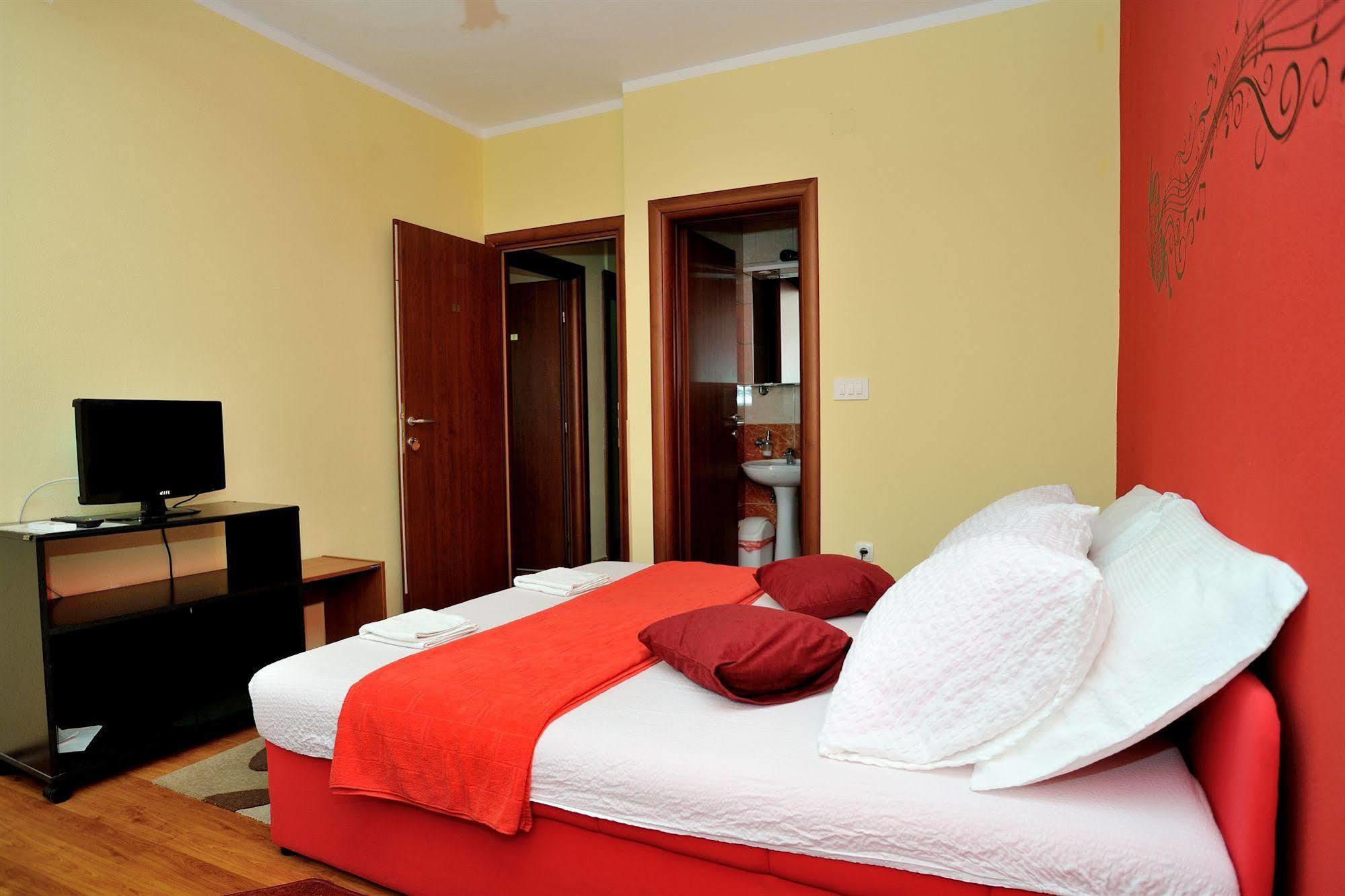 Pansion Villa Nur Мостар Екстериор снимка